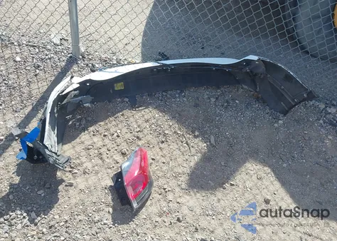 2017 Toyota Rav4 Le z USA, uszkodzony, nr VIN JTMZFREV0HJ715302